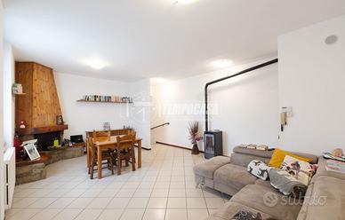 Appartamento a Barzago Via del Poggio 4 locali