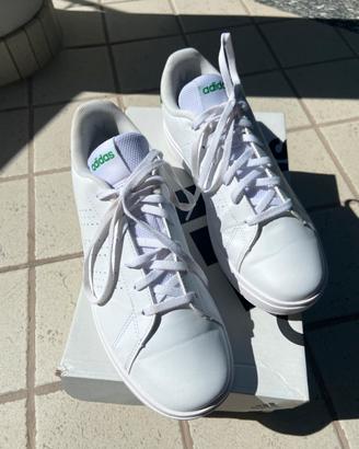 Adidas in pelle bianca modello advsncourt