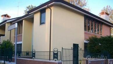 Villetta a schiera di 100 m² con 4 locali a Comacc