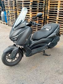 Yamaha X-Max 300