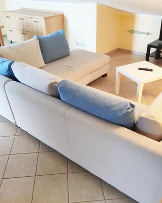 DIVANO CON CHAISE LONGUE