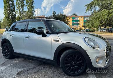 MINI Cooper F55 1.5 Turbo 136 CV 5P. Full Optional