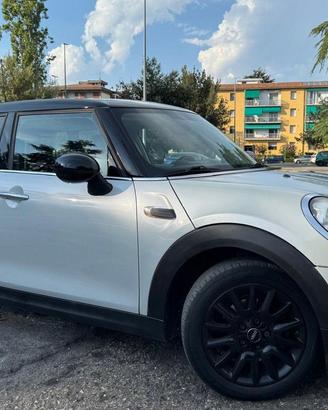 MINI Cooper F55 1.5 Turbo 136 CV 5P. Full Optional