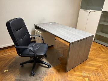 Scrivania  ufficio con cassettiera