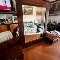 Specchio con cassetti