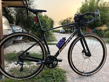Giant Revolt 2 Gravel ML