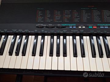 pianola Yamaha PSR - 18