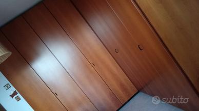 Cabina armadio in noce della Monteni