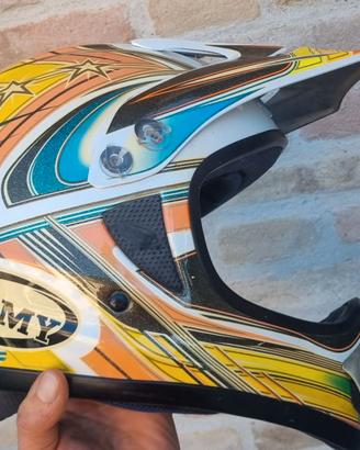 Casco suomy