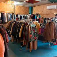 abbigliamento vintage  per cessata attività 