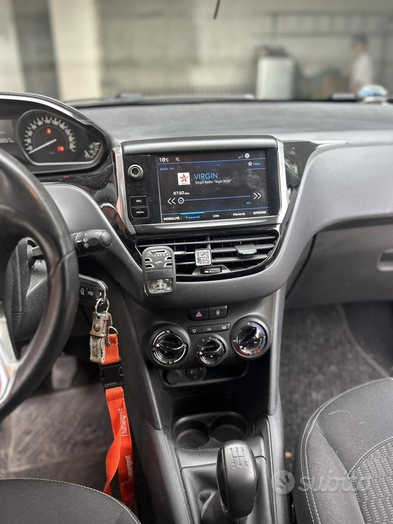Peugeot 208 2017 photo 5