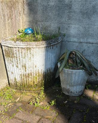 Vasi in cemento da giardino