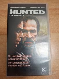VHS - Hunted, la preda (2003)