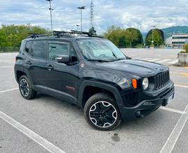 Jeep renegade trailhawk 4x4