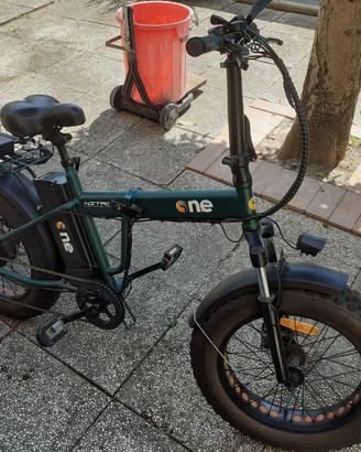 bicicletta elettrica fat bike 
