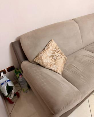 Divano elegante e comodo per il tuo soggiorno