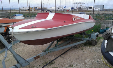 Scafo 5 metri con motore johnson 737 gt 40 cv 3203