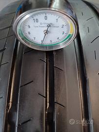 2 Gomme 225/50-18 Yokohama AE51