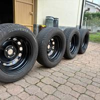Gomme invernali e cerchi in ferro 15 pollici Ford
