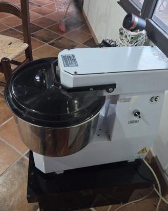 impastatrice professionale 16 kg