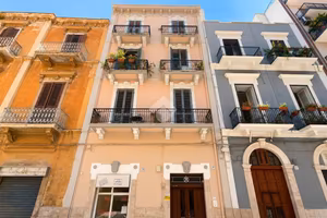 3 LOCALI A BARI