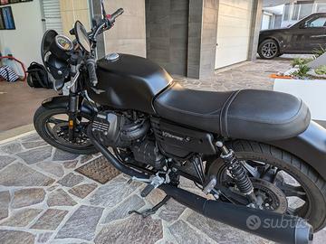 Moto Guzzi V7III Stone