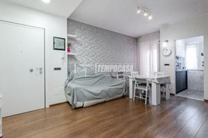 3 LOCALI FINEMENTE RISTRUTTURATO CON DOPPI SERVIZI