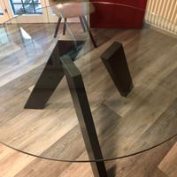 Tavolo rotondo in vetro