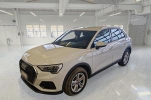 AUDI Q3 40 TDI quattro S tronic Business
