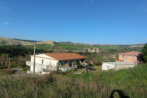 Intero stabile + terreno