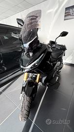 X-Adv 750 Akrapovic 2025 300km accessori