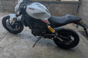Ducati Monster 797+