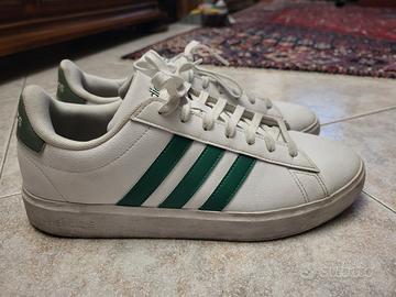scarpe adidas originali con strisce verdi Abbigliamento e Accessori In vendita a Piacenza
