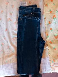 Jeans nuovi di Bershka. Nuova collezione