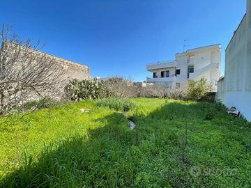 Terreno di 443 m² a Martano