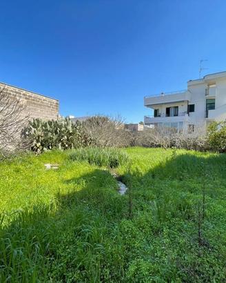Terreno di 443 m² a Martano