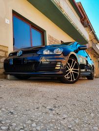 VOLKSWAGEN Golf 7ª serie - 2016