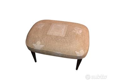 Antico elegante sgabello pouf tessuto raffinato