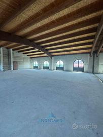Immobile di 540 m² a Caserta