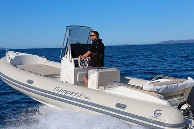 Gommone Capelli Tempest 700+Motore - Disponibile