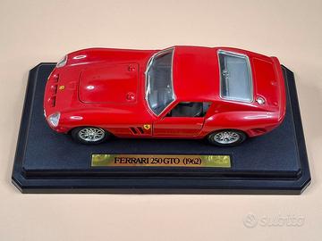 Ferrari Oggetti da collezione usati e non