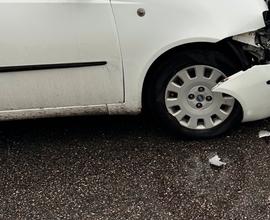 Fiat punto 1.2 2007 incidentata