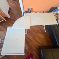scrivania ad angolo in vetro bianco