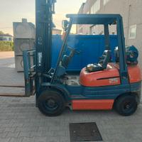 Carrello elevatore 25 q.li a GPL