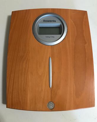 Bilancia pesa persona