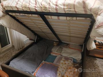 Letto matrimoniale con cassettone contenitore