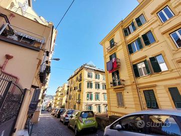 MONOLOCALE A NAPOLI