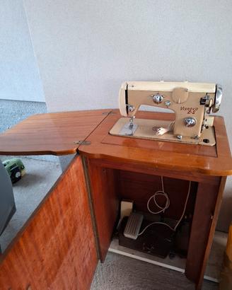macchina da cucire anni 70