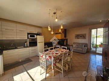 CASA SEMINDIPENDENTE A FOLIGNO