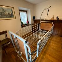 Letto ospedaliero articolato